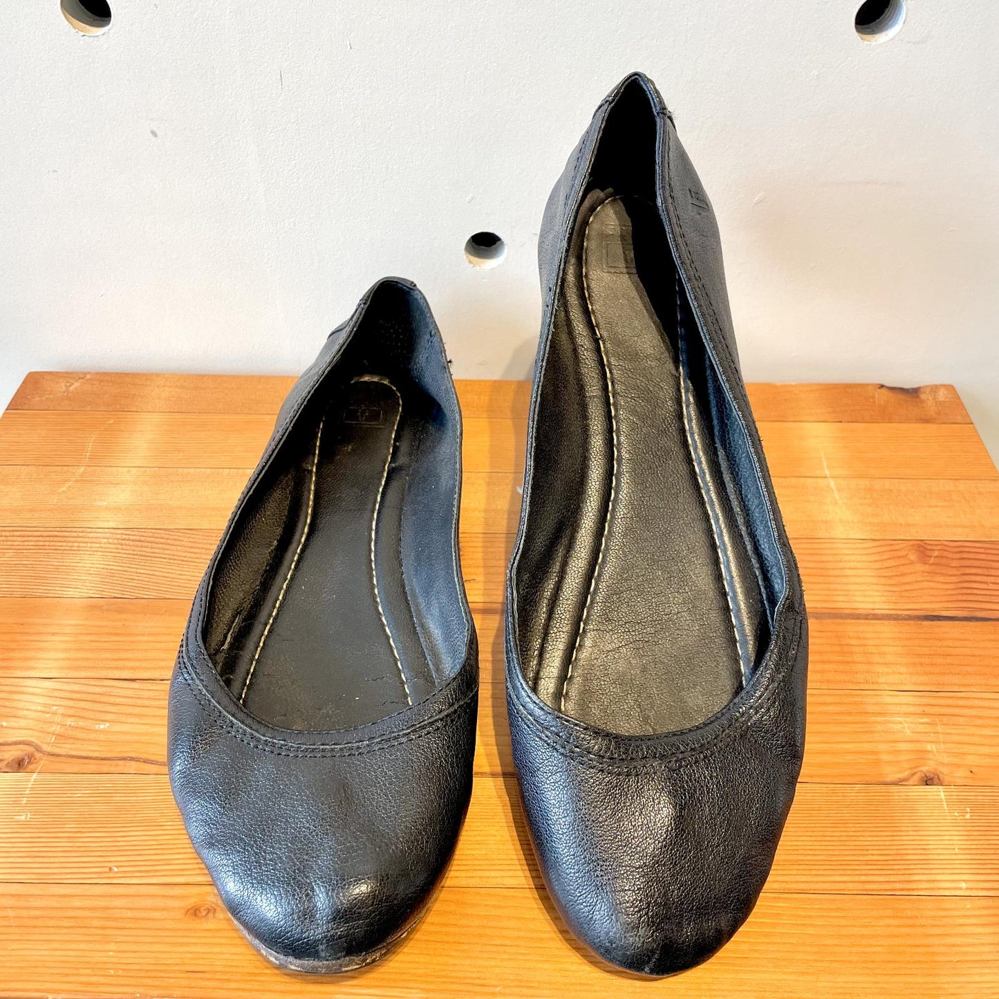 11 - Frye Black Leather Round Toe Carson Ballet Flats Shoes 0210RN