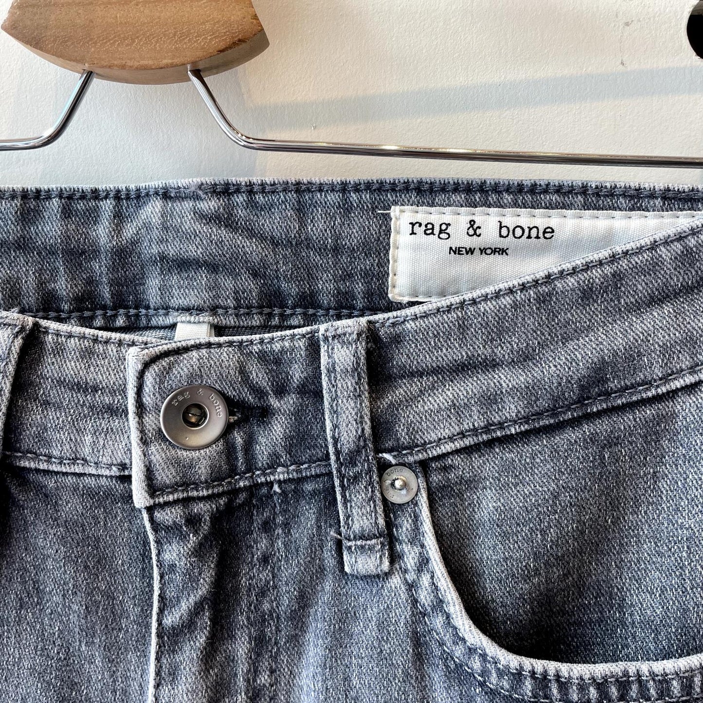 23 - Rag & Bone $255 Colby Gray Low Rise Slim Leg Boyfriend Dre Jeans NEW 0131LD