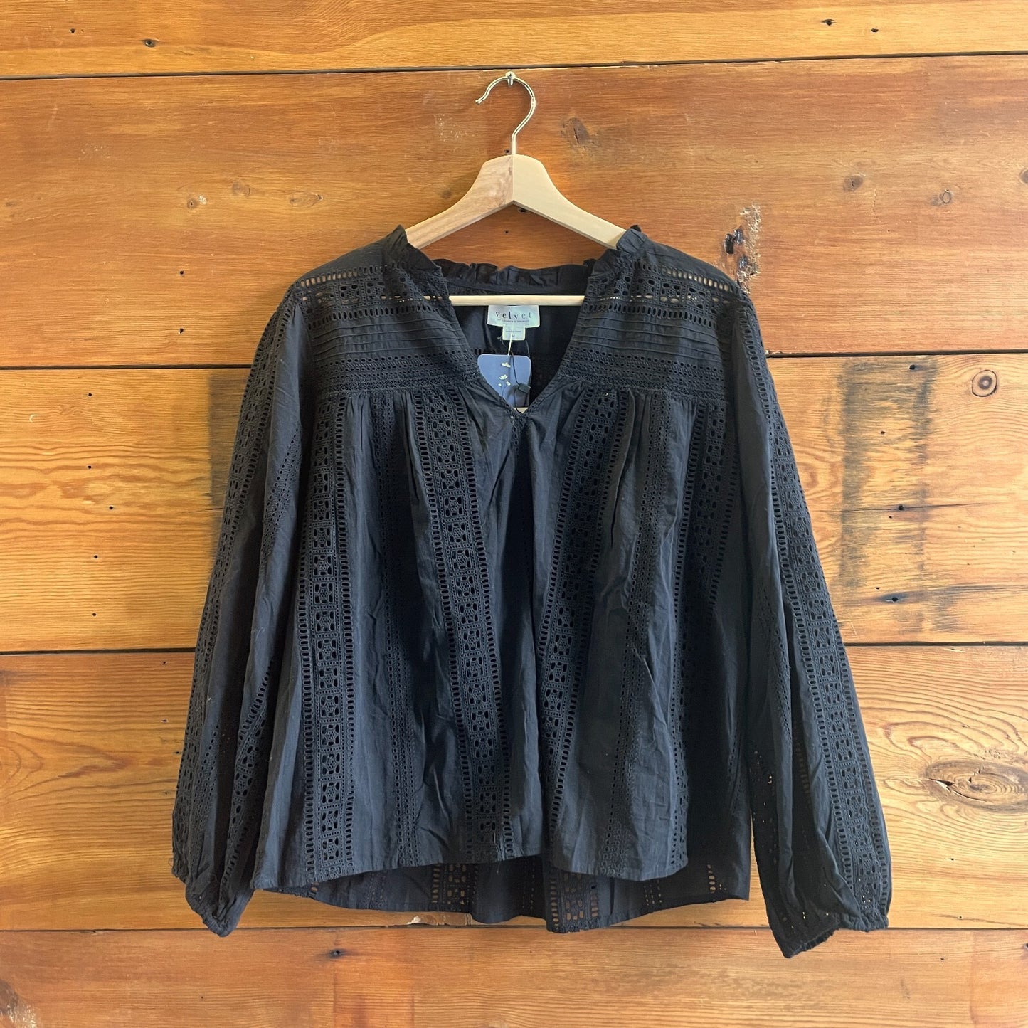 M - Velvet Graham & Spencer Black NEW Embroidered Eyelet Long Sleeve Top 4427SC