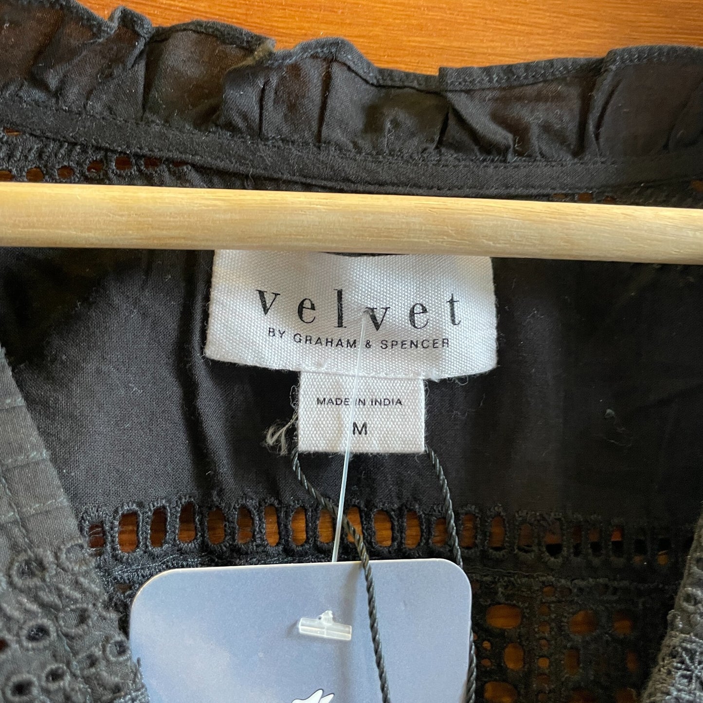 M - Velvet Graham & Spencer Black NEW Embroidered Eyelet Long Sleeve Top 4427SC