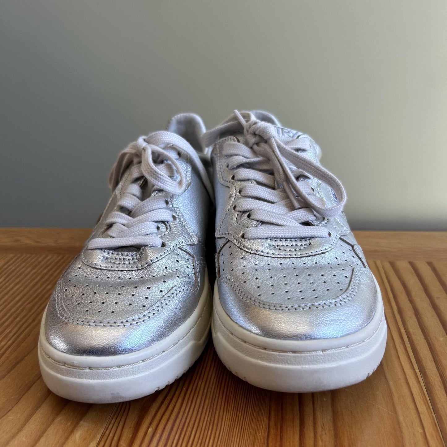 39 / 8.5 - Autry Metallic Silver Low Medalist Shoes Sneakers 4427SC