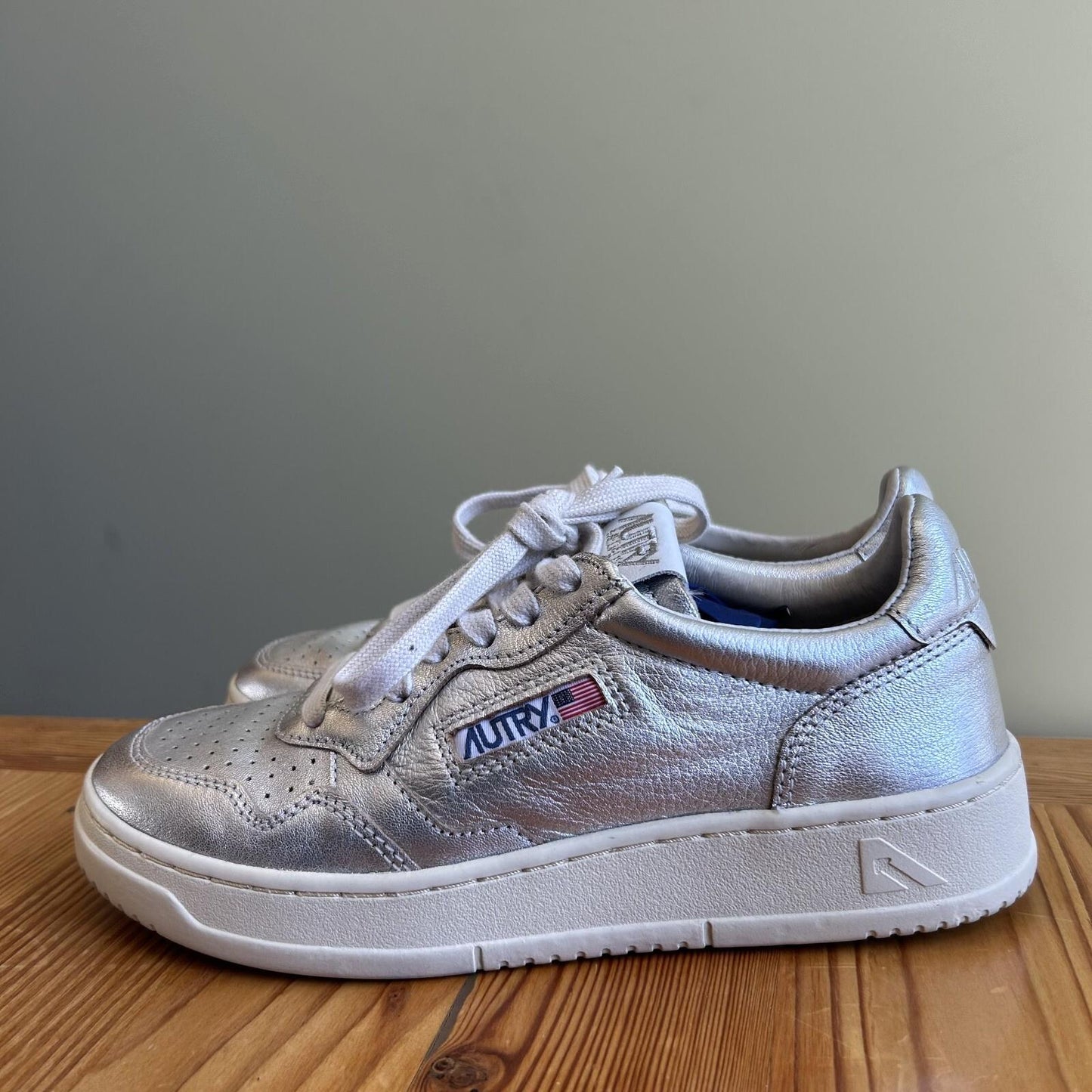 39 / 8.5 - Autry Metallic Silver Low Medalist Shoes Sneakers 4427SC