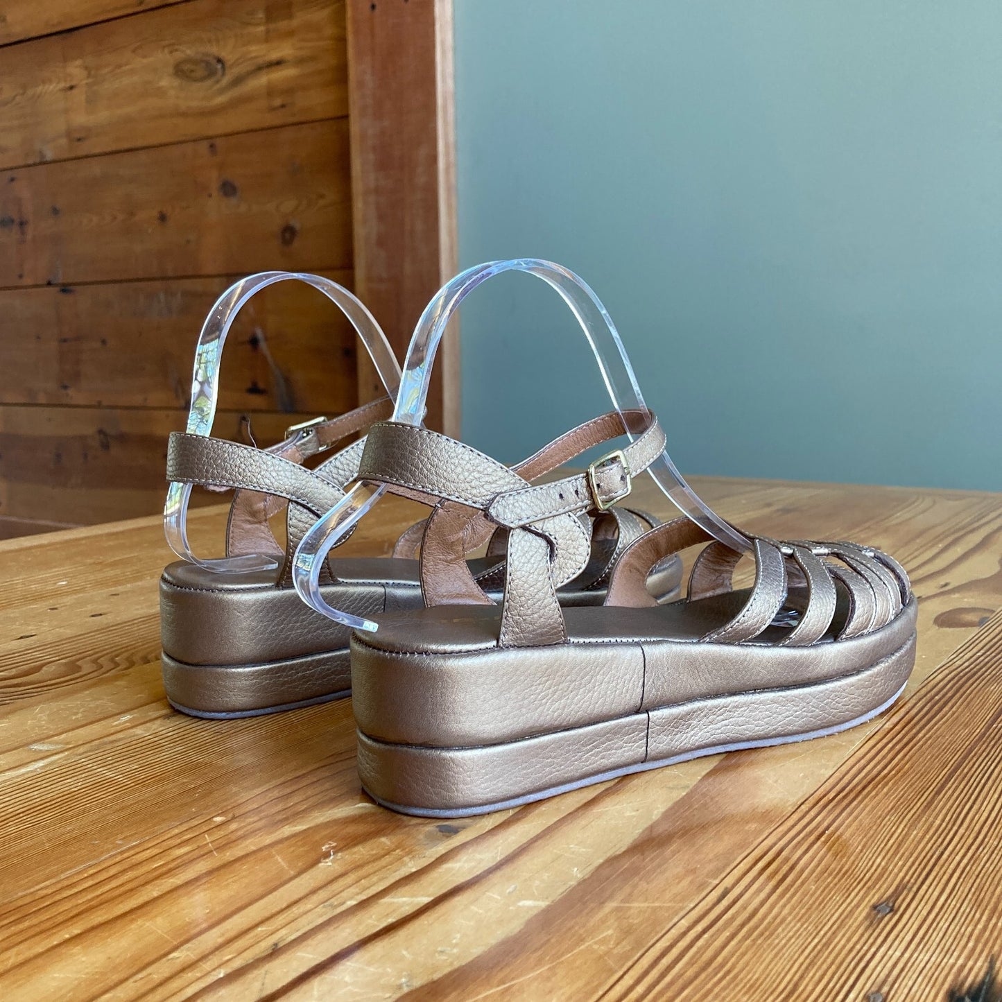 9 - Re-Mix $175 Vintage Gold Platform Leather Strappy Sandals Shoes 0706AV