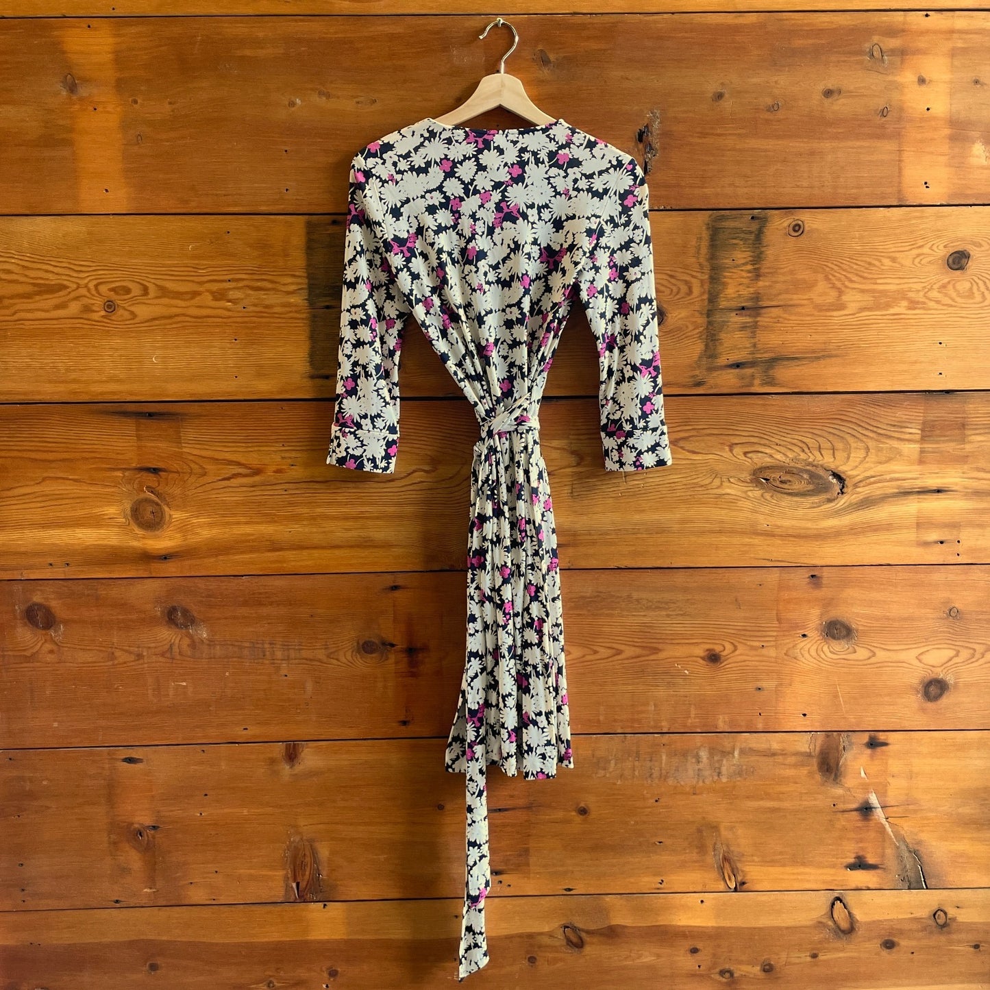 6 - Diane Von Furstenberg Navy White Pink Floral NEW Julian Wrap Dress 0507AH