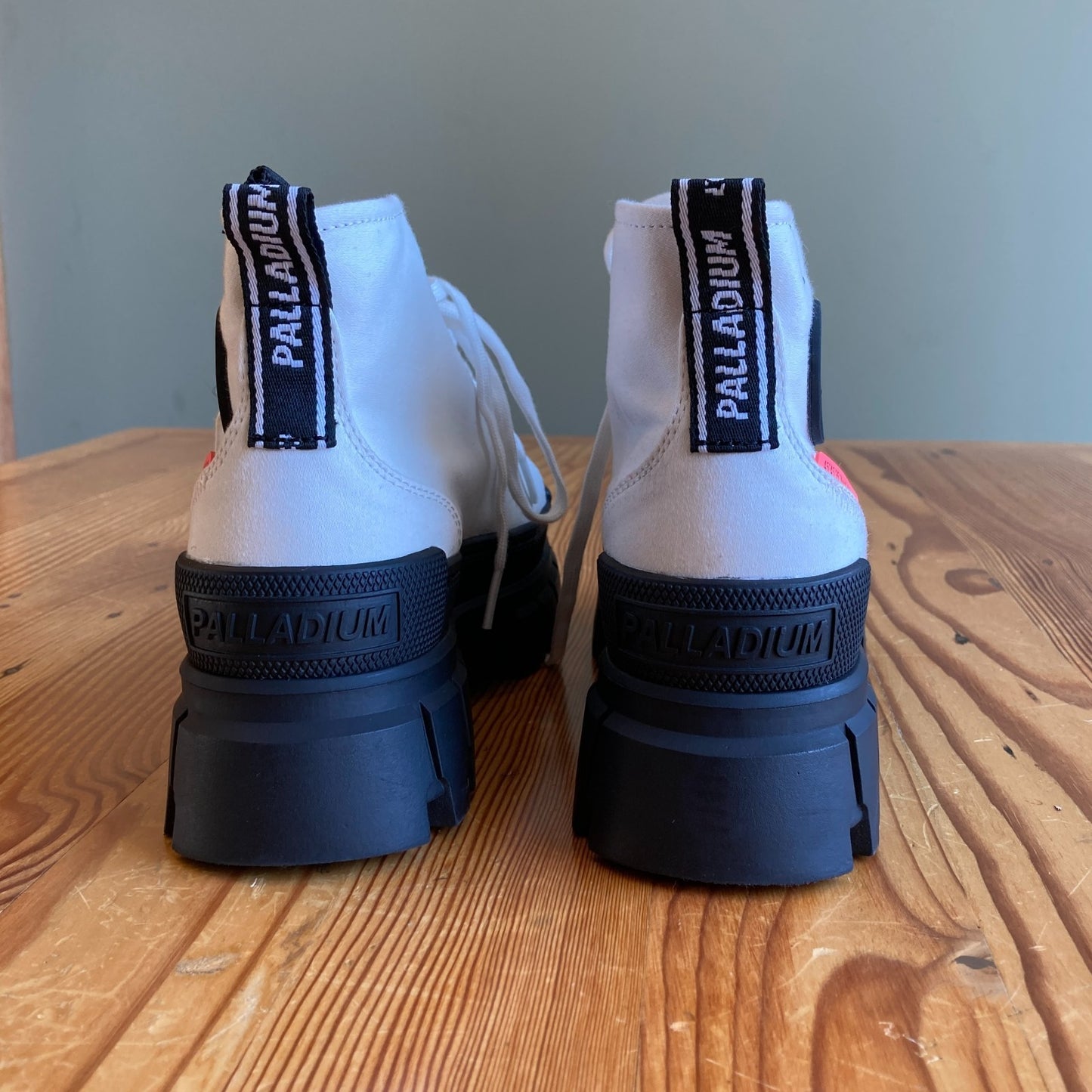 7 - Palladium White Revolt Hi Tx Canvas Platform Lug Sole Boots w/ Box 0817LS