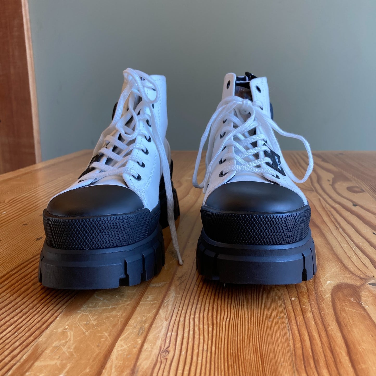7 - Palladium White Revolt Hi Tx Canvas Platform Lug Sole Boots w/ Box 0817LS