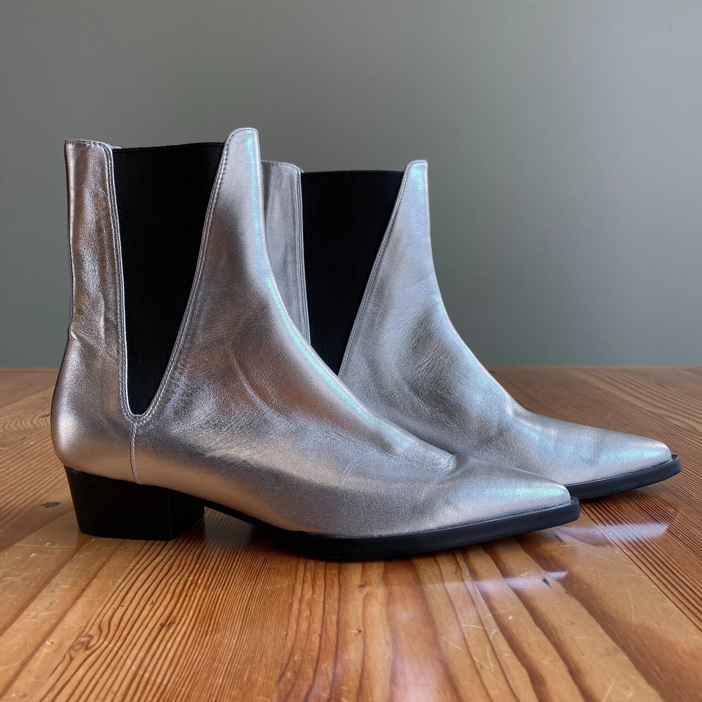 36 / 6 - Frame Silver Leather Metallic Carson Chelsea Boots NEW 0929JM