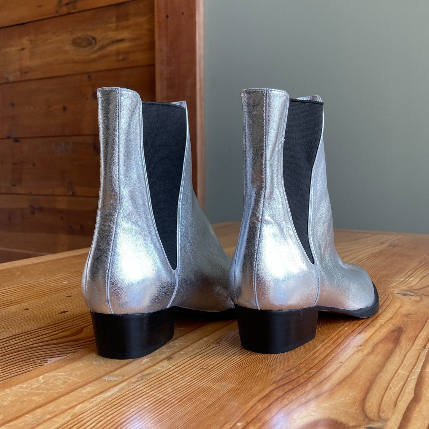 36 / 6 - Frame Silver Leather Metallic Carson Chelsea Boots NEW 0929JM
