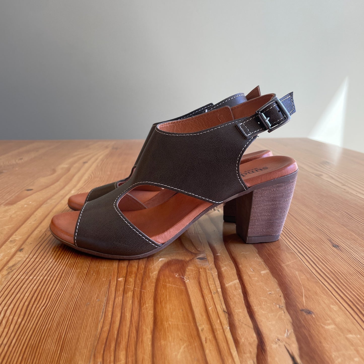 37 / 6.5 -7 - Sundance Catalog Olive NEW Peep Toe Sandals NEW w/ Box 0206RN