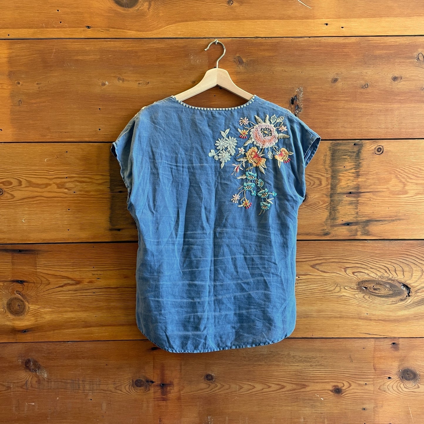 S - Johnny Was Blue Linen Embroidered Floral V-Neck Shirt Blouse 0708RC