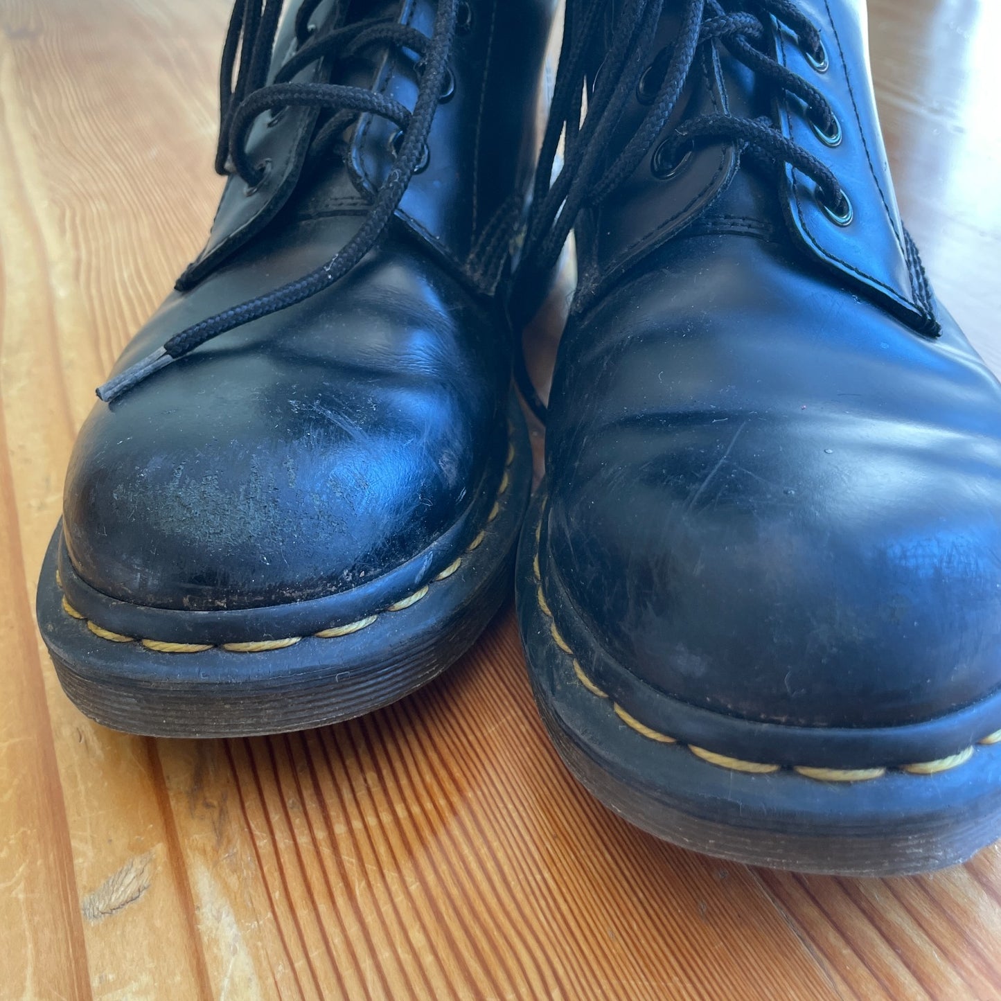 8 US - Dr Martens Black Broken In Leather 1460 8 Eye Combat Boots 0731GR