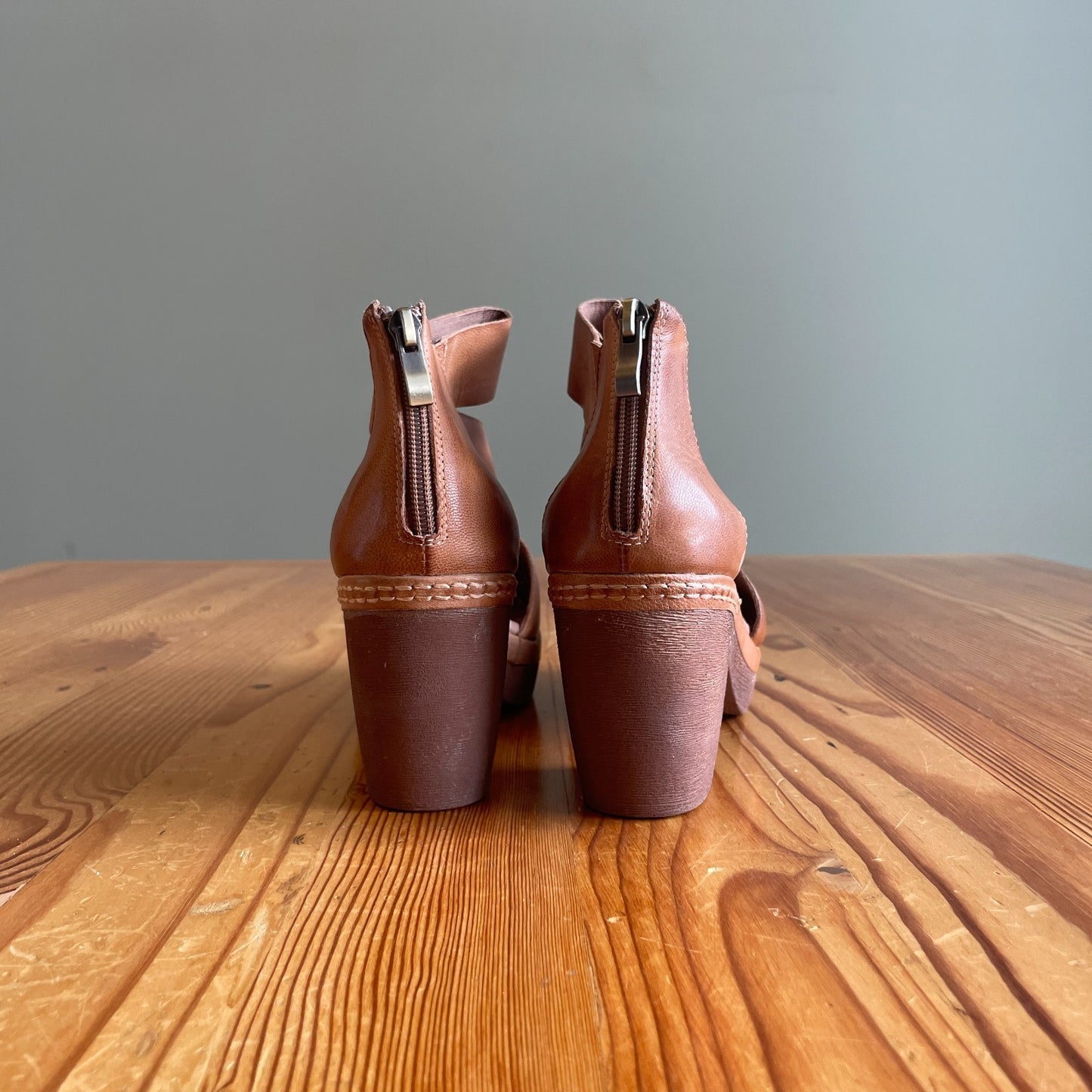 39 / 8.5-9 - Antelope Light Brown NEW Shae Leather Mules Platform Sandals 0618AS