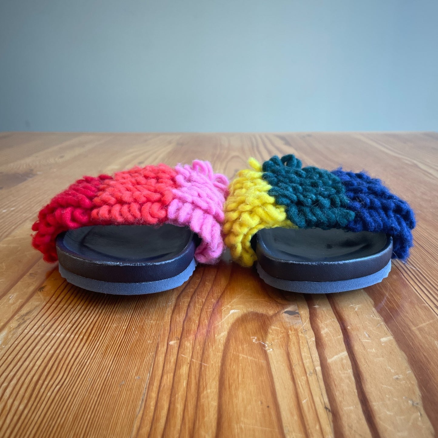 38 / .5-8 - Mira Mikati Playful Color Block Loop Knit Slides Sandals 0611AJ