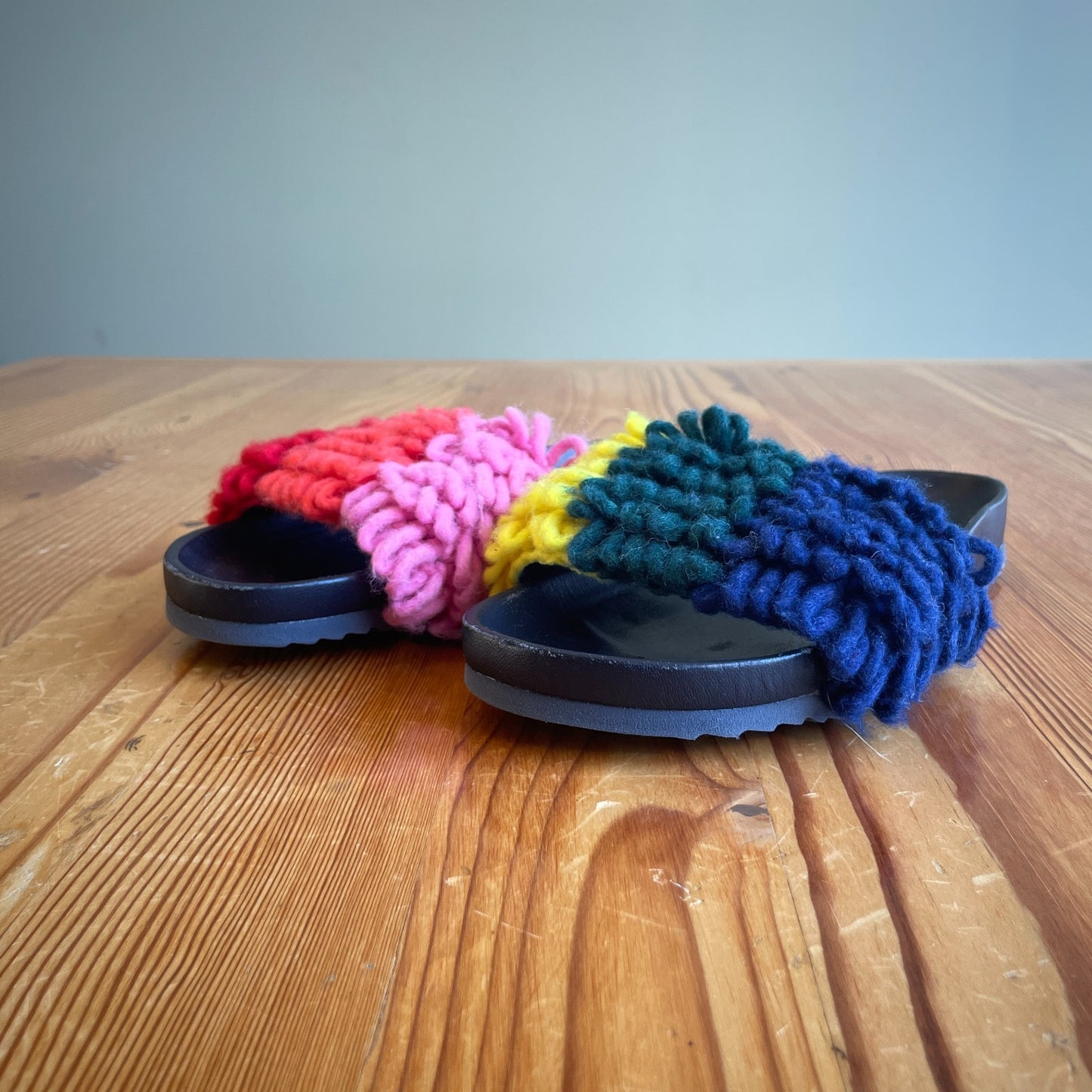38 / .5-8 - Mira Mikati Playful Color Block Loop Knit Slides Sandals 0611AJ