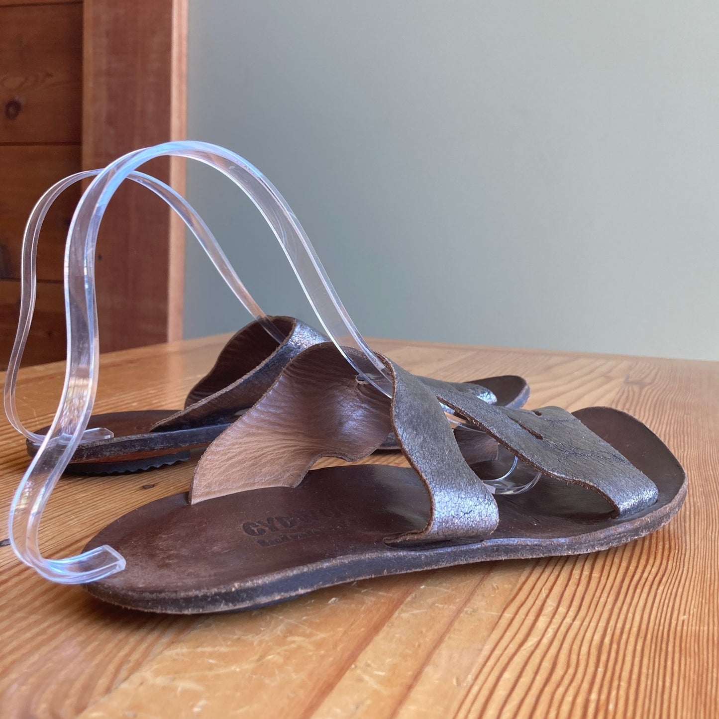 38 / 8 - Cydwoq Silver Metallic Leather Handmade Womens Admit Sandals 0808BB