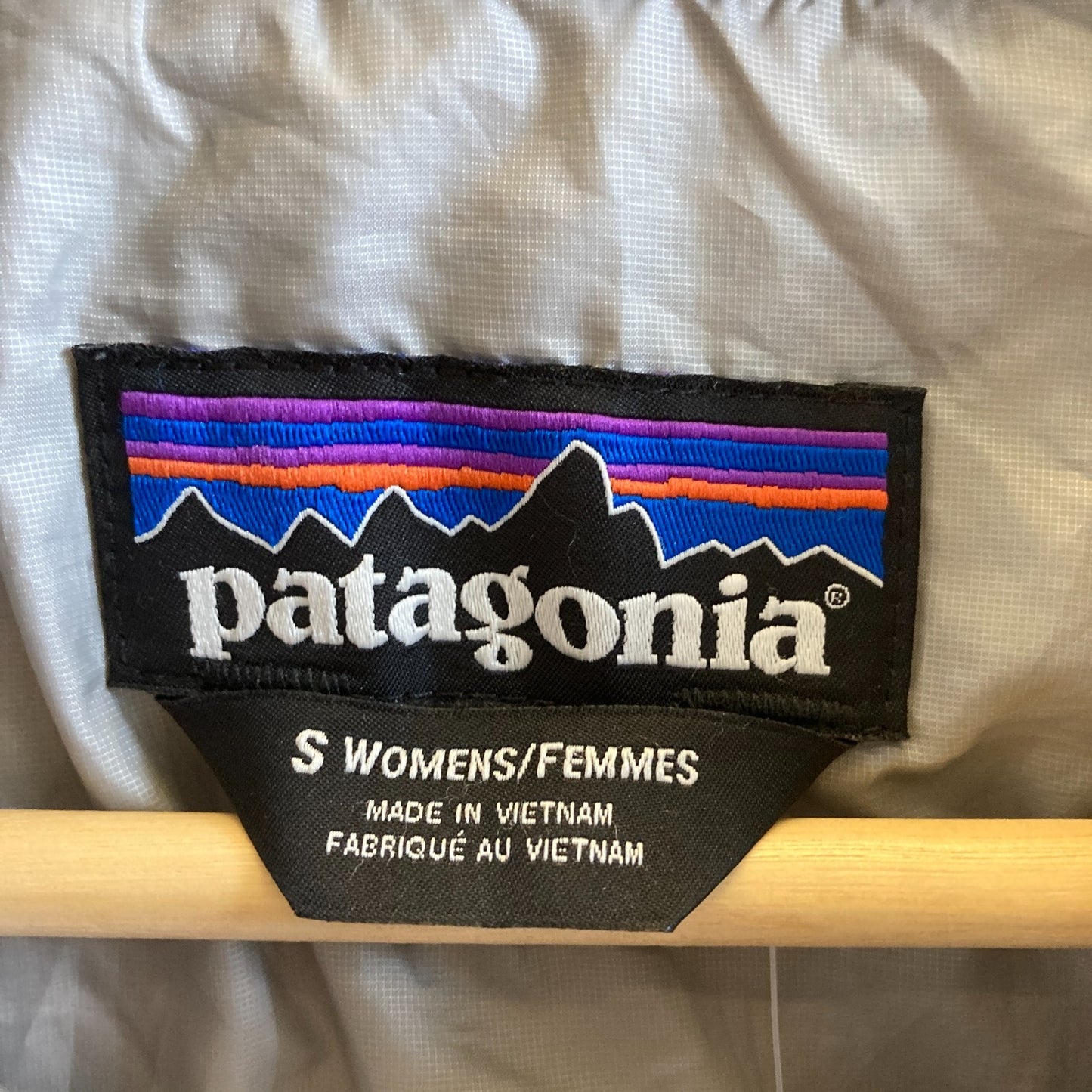 S - Patagonia Light Gray Zip Front Quilted Lightweight Puffer Jacket 1103ES