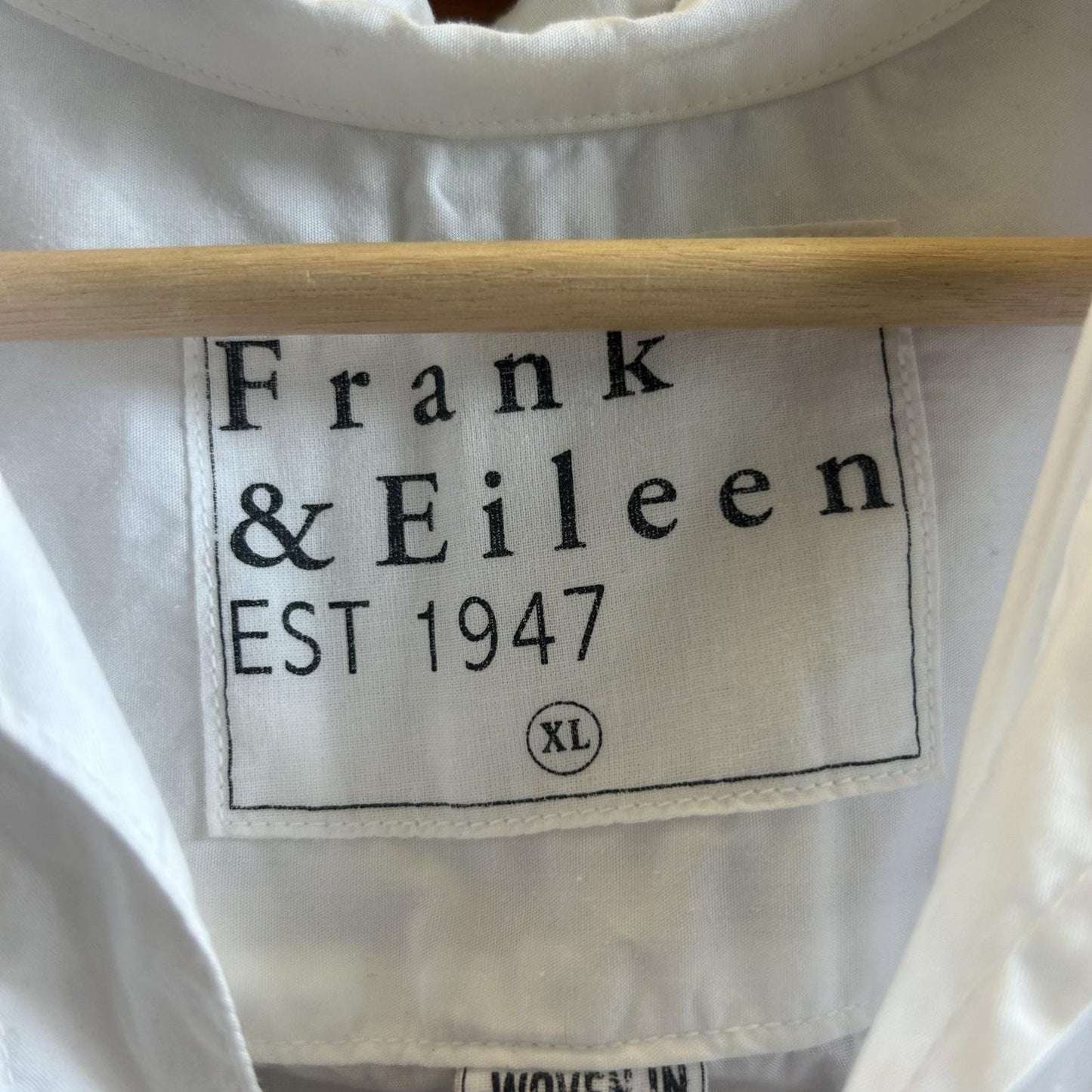 L - Frank & Eileen White Long Sleeve Button Up Barry Shirt Top 0721DK