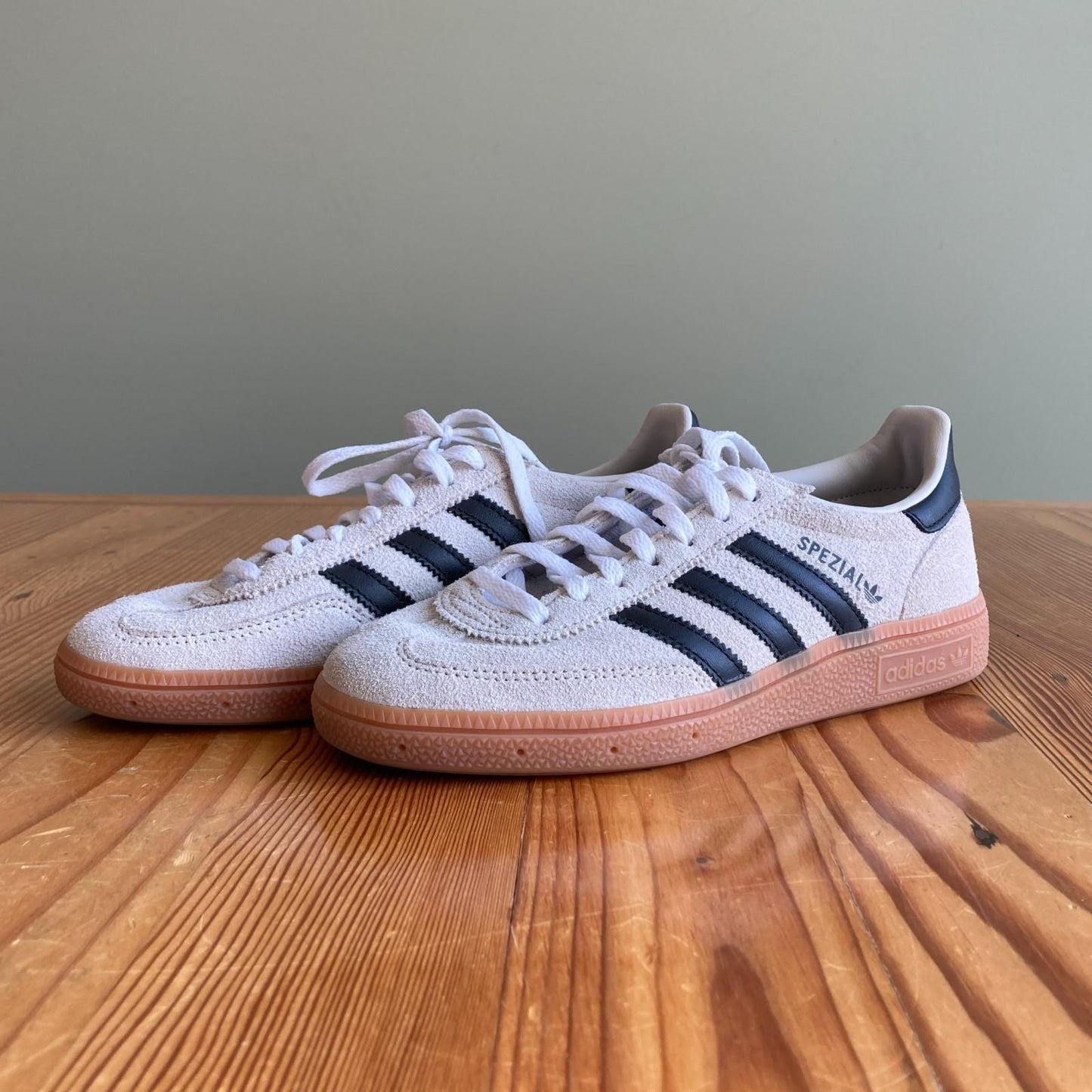 5.5 - Adidas $129 White Suede Handball Spezial Womens Sneakers Shoes 0104RM