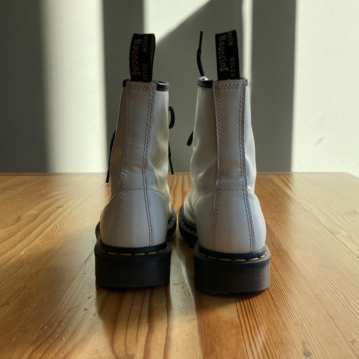 38 / 7 - Dr. Martens White Patent Leather Lace Up 8 Eye Combat Boots 0826NH