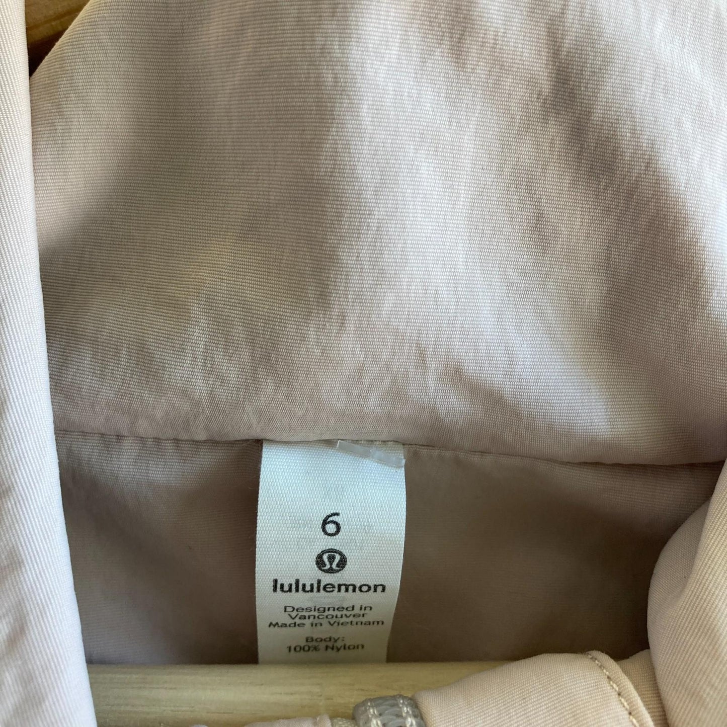 6 - Lululemon Pale Pink Always Effortless Hooded Womens Jacket 0916VB