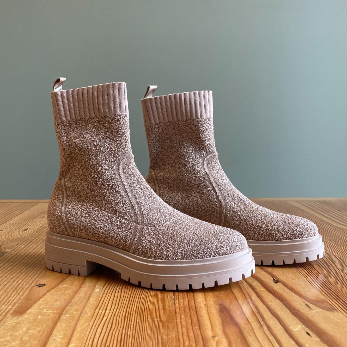 37 / 7 - Gianvito Rossi $1050 Beige Chester Knit Sock Boots NEW w/ Box 0930AB