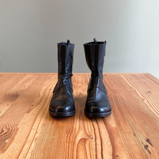 9.5 - Eileen Fisher Black Leather Side Zip Round Toe Ankle Boots 0710CT
