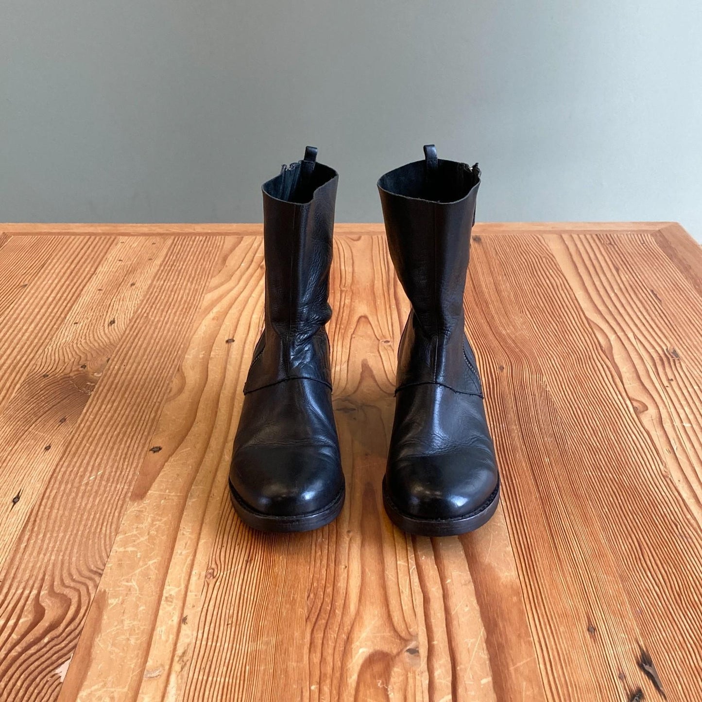 9.5 - Eileen Fisher Black Leather Side Zip Round Toe Ankle Boots 0710CT