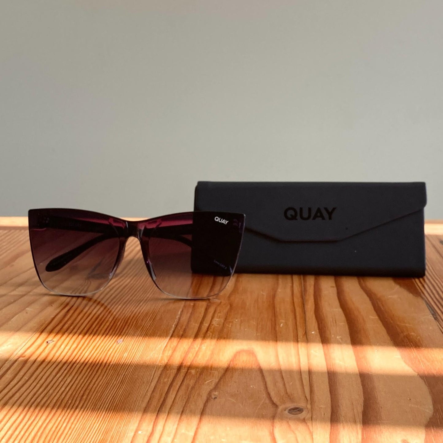 QUAY Black Gradient COME THRU Oversize Cat Eye Sunglasses w/ Case 0113TS