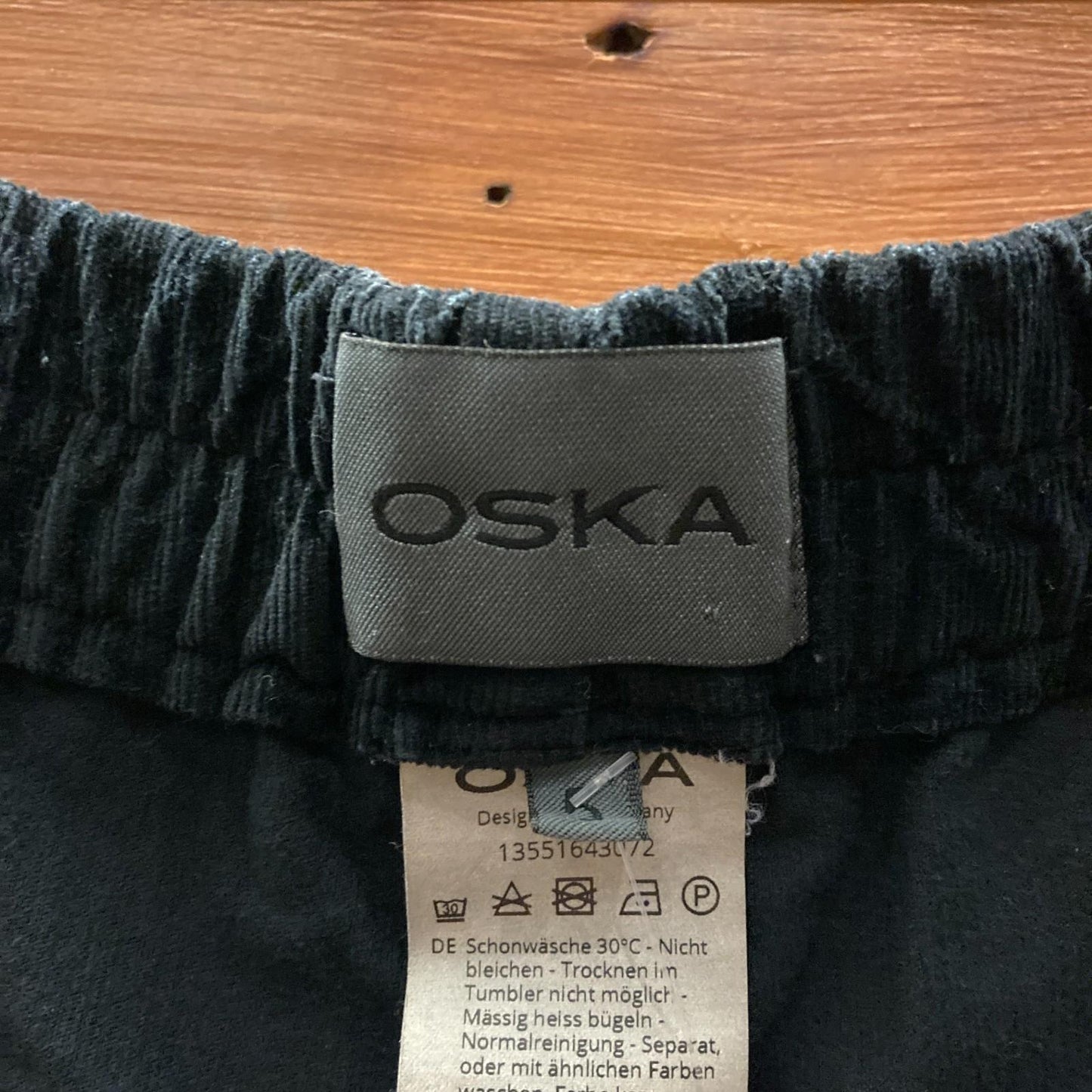 5 / XL - Oska Black Fine Corduroy Balloon Lantern Leg Cropped Pants 1111LM