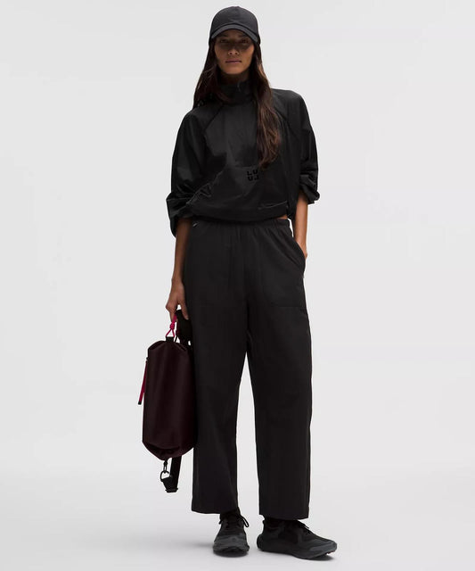 6 - Lululemon Black Mid-Rise Barrel-Leg Lightweight Cropped Pant 0721DK