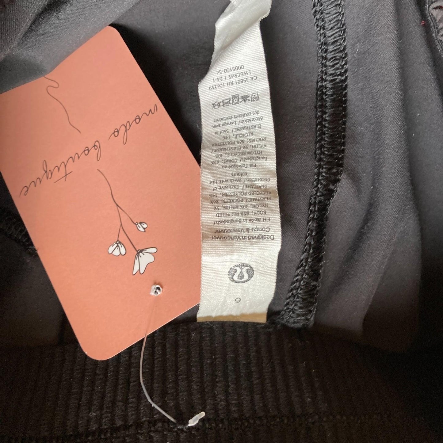 6 - Lululemon Black Mid-Rise Barrel-Leg Lightweight Cropped Pant 0721DK