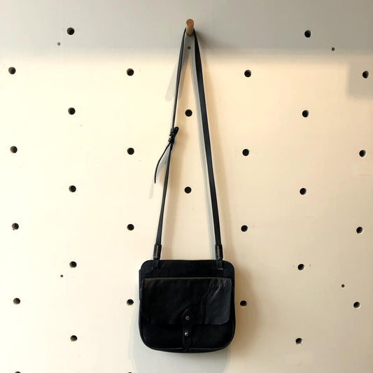 Trask Black Soft Leather Minimalist Crossbody Flap Closure Purse Bag 0531AF