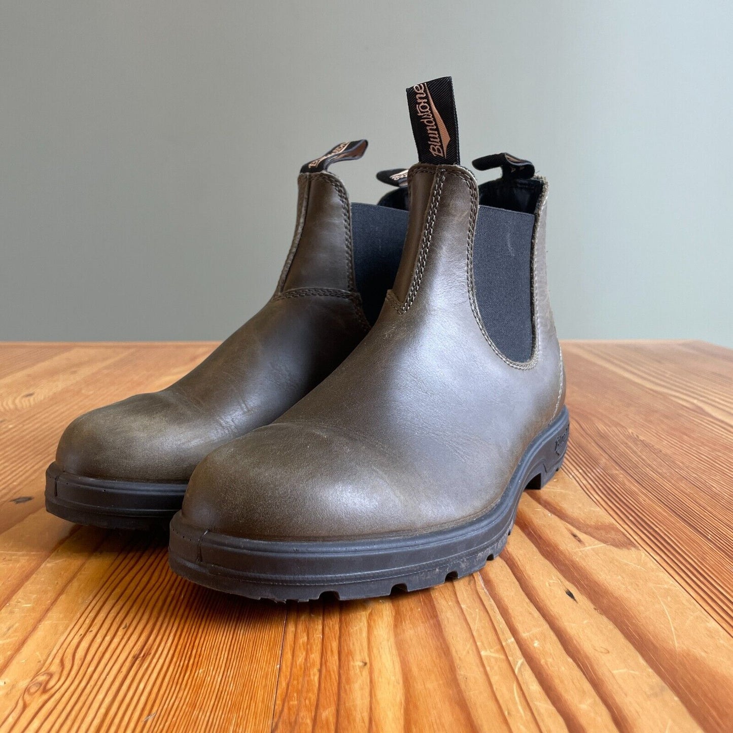 7 / 10 US - Blundstone Dark Green Leather Classic Chelsea Boots 1311 0322BE