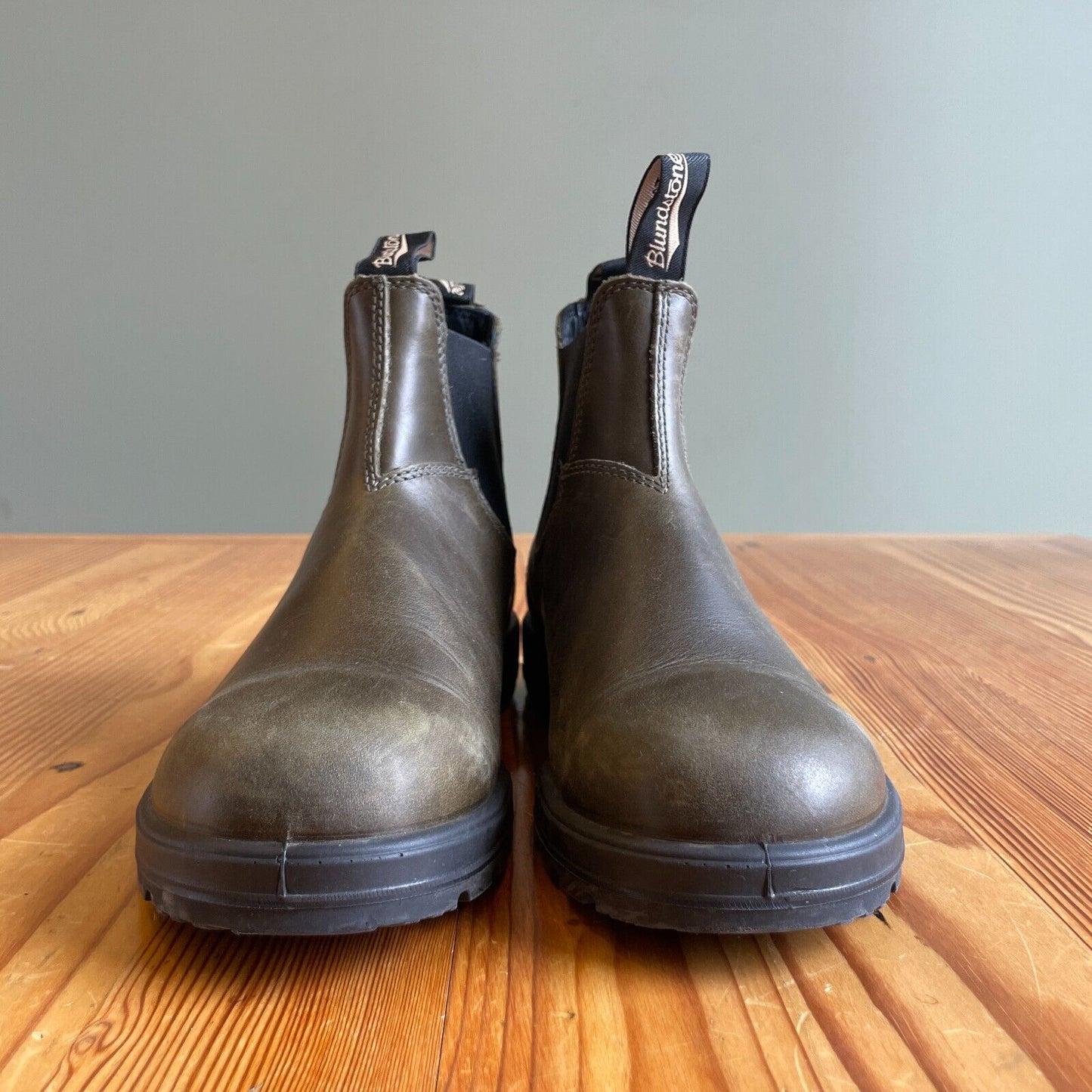 7 / 10 US - Blundstone Dark Green Leather Classic Chelsea Boots 1311 0322BE
