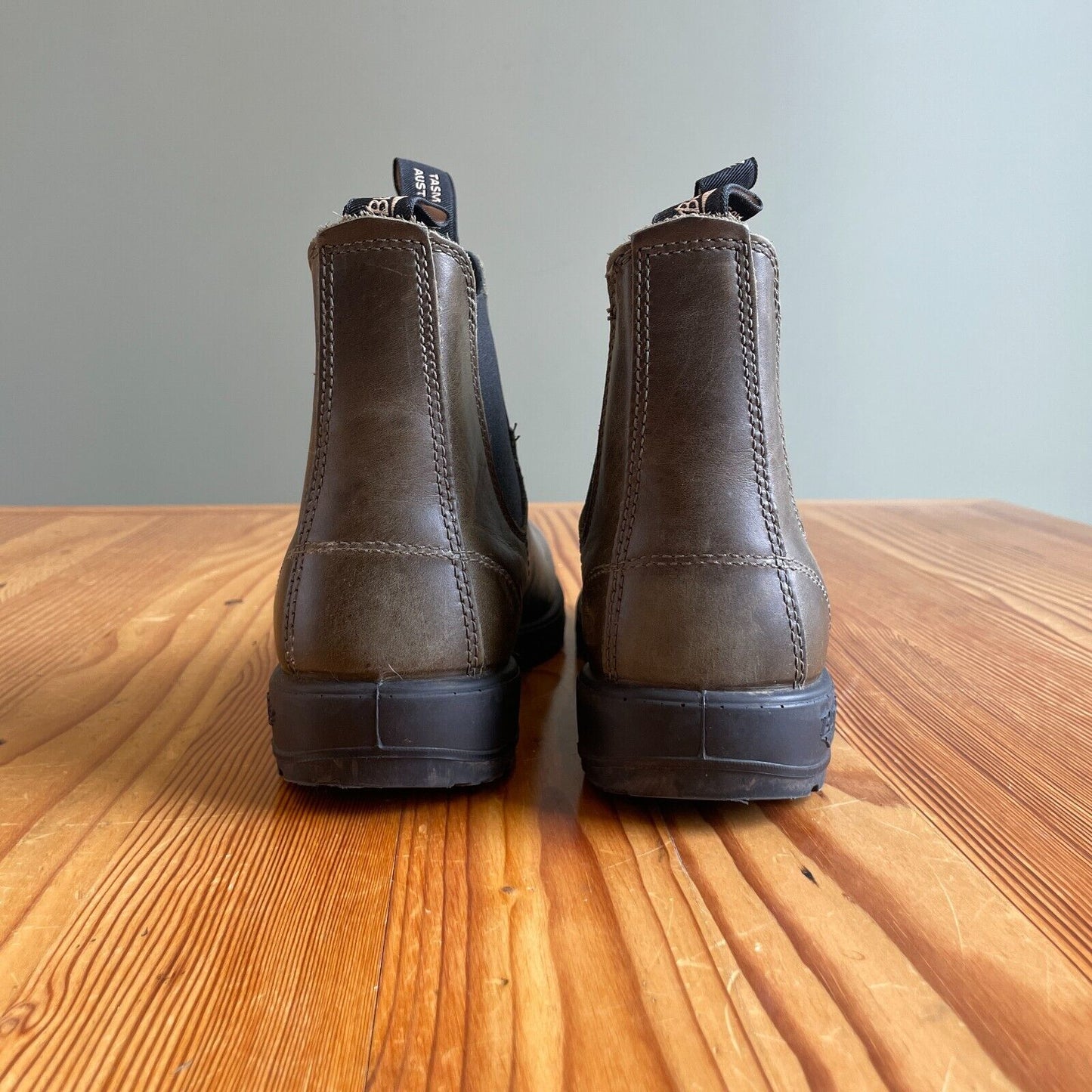 7 / 10 US - Blundstone Dark Green Leather Classic Chelsea Boots 1311 0322BE