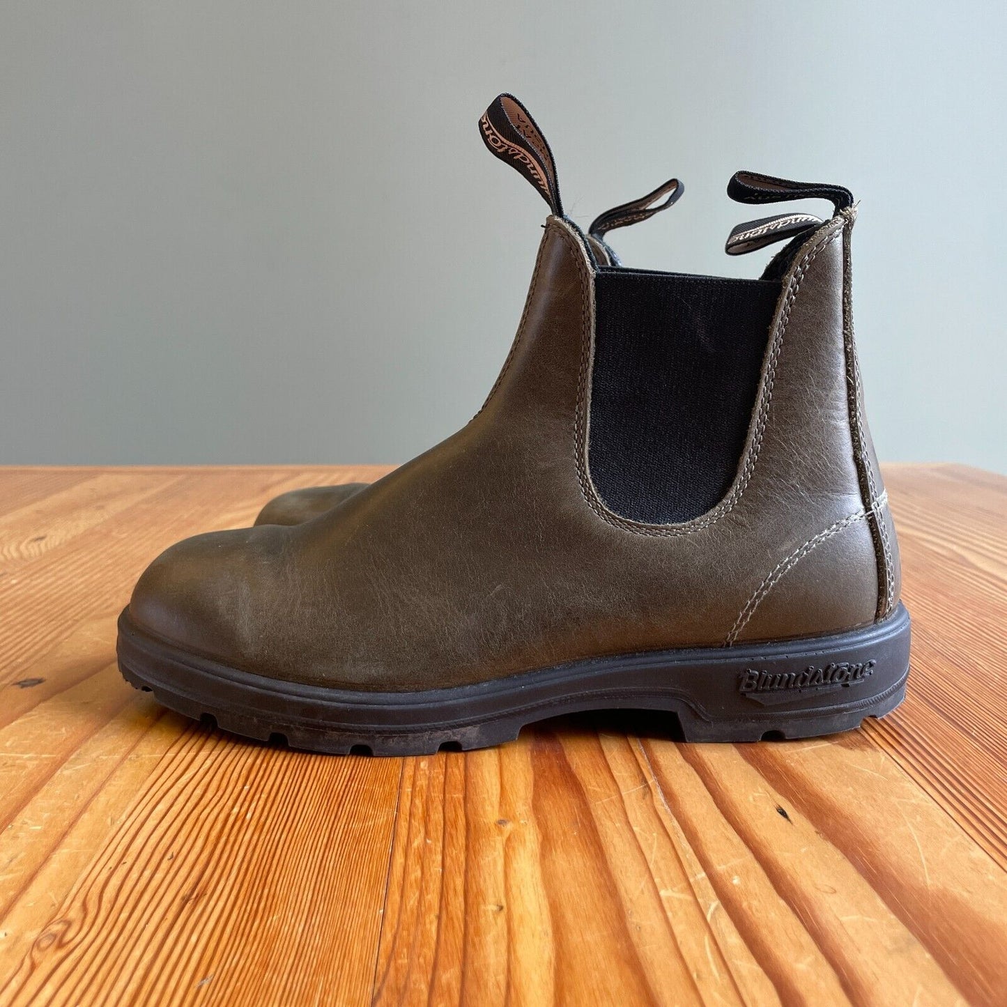7 / 10 US - Blundstone Dark Green Leather Classic Chelsea Boots 1311 0322BE
