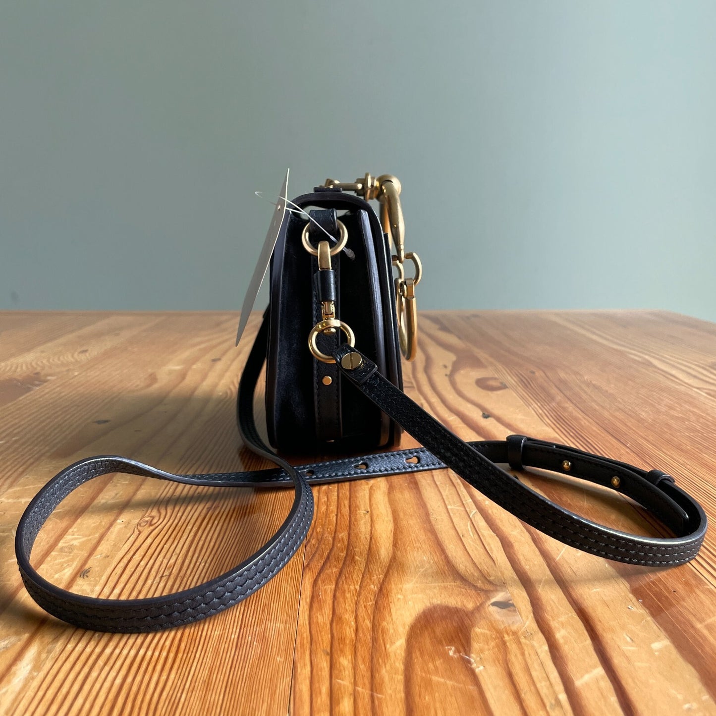 Chloe $1650 Black Pebbled Leather Gold Bracelet Nile Crossbody Purse EUC 0211JB