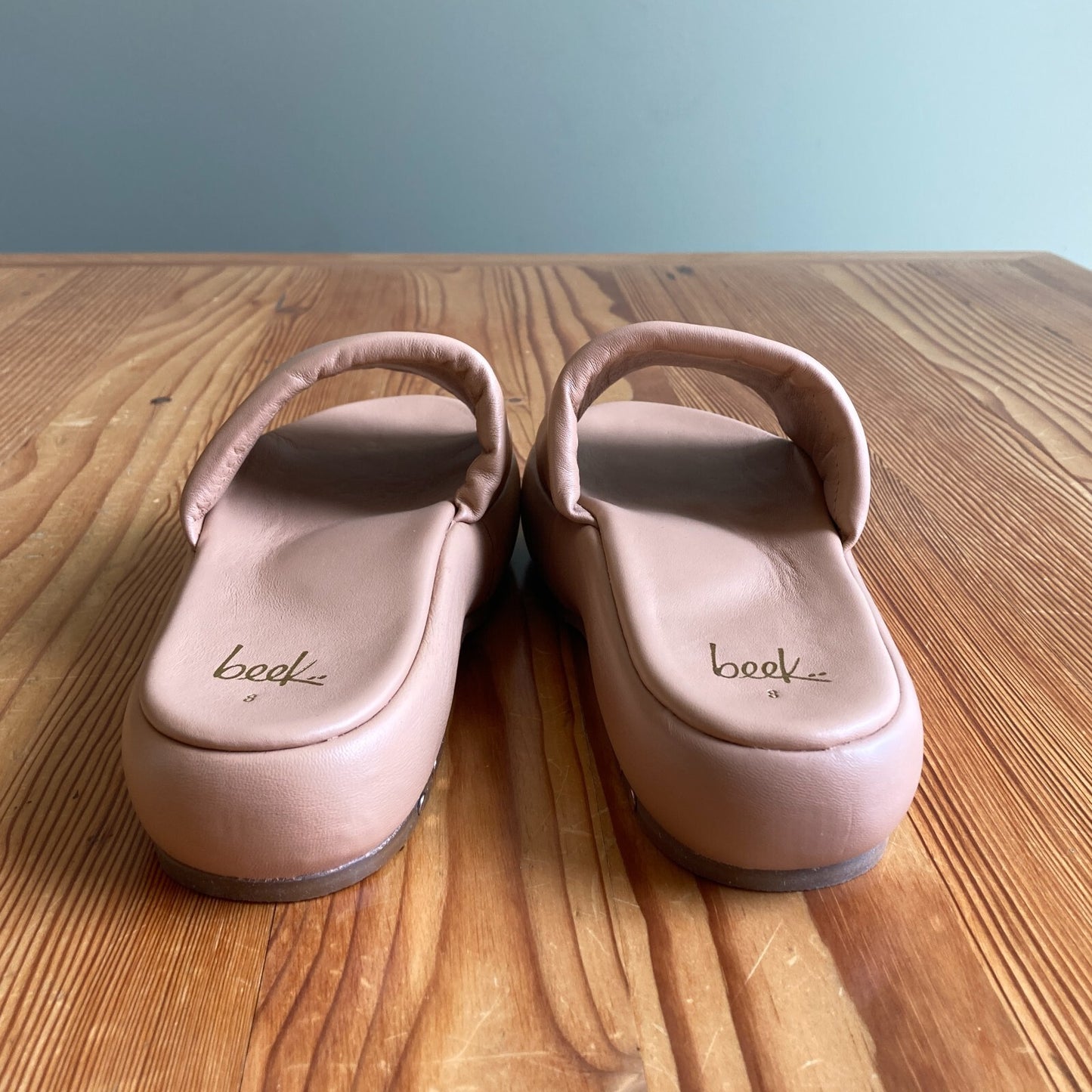 8 - BEEK Tan $300 Trumpeter Beach Leather Platform Sandals w/ Box 4427SC125.00