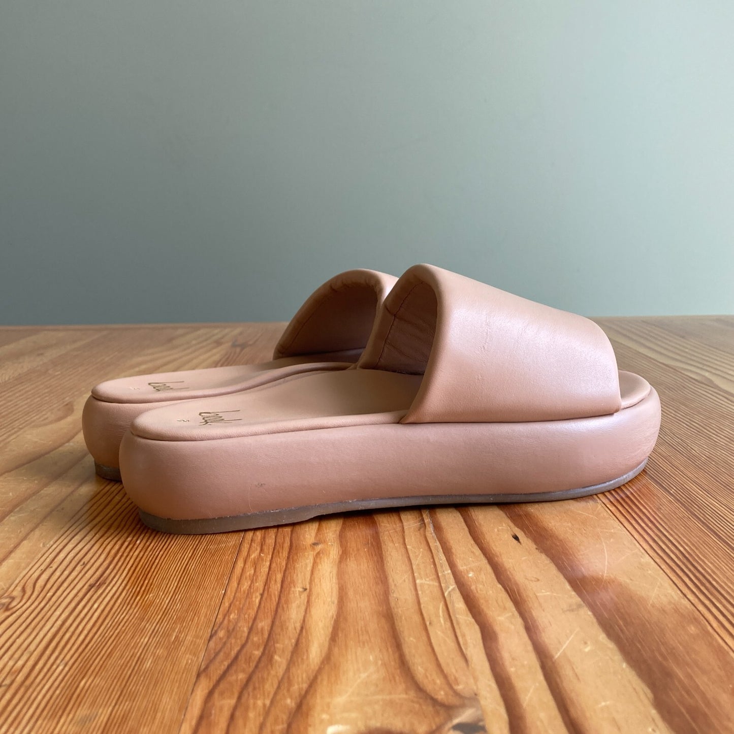 8 - BEEK Tan $300 Trumpeter Beach Leather Platform Sandals w/ Box 4427SC125.00