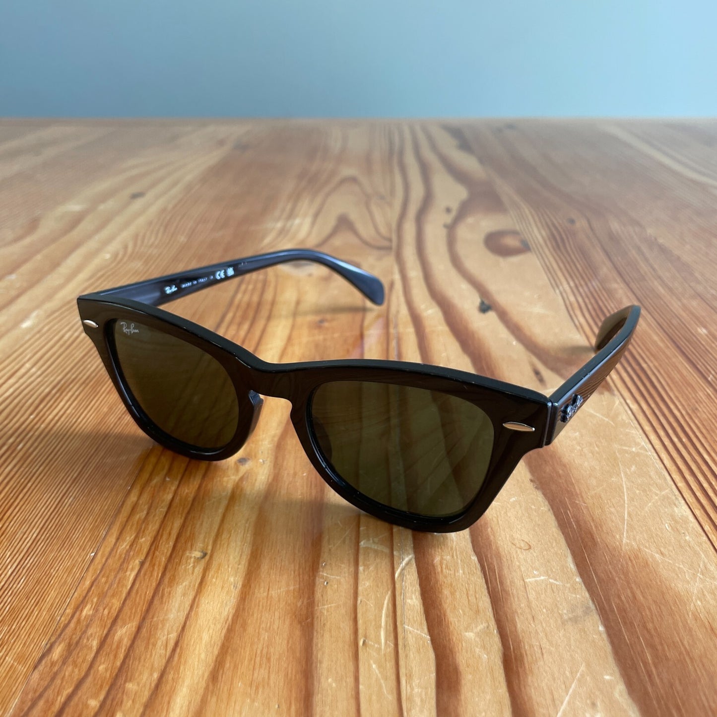 Ray Ban Black RB2140 50-22 3N Wayfarer Unisex Sunglasses 0505DM