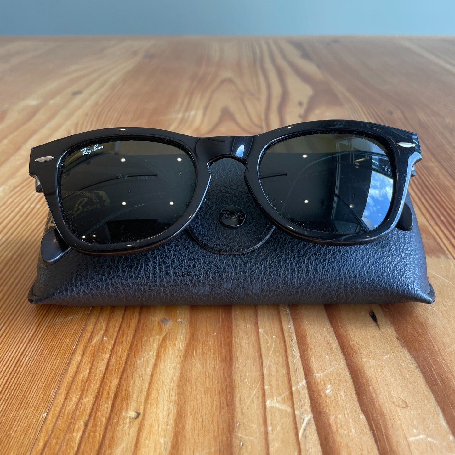 Ray Ban Black RB2140 50-22 3N Wayfarer Unisex Sunglasses 0505DM