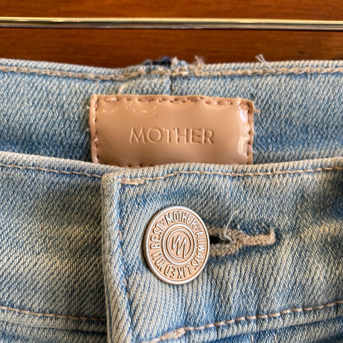 25 - Mother Chill Pill Light Wash The Rambler Zip Ankle Fray Jeans 0204EB