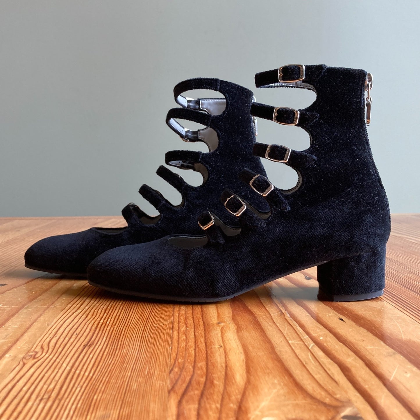 34 / XS - Carel Black Velvet Multi Strap Ankle Booties Strappy Shoes 0824PT
