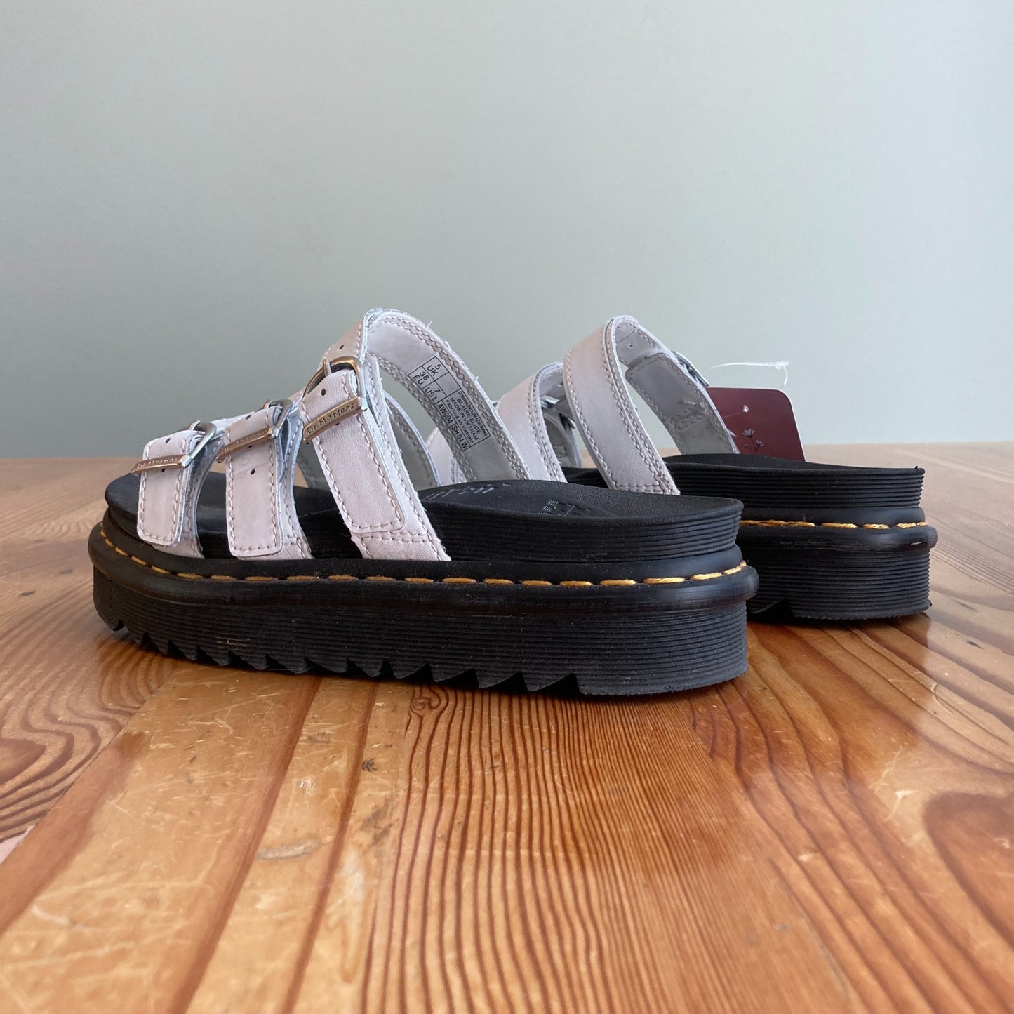 7 - Dr Martens White Blaire Slide Flower Hydro Leather Sandals EUC w/ Box 0425SV
