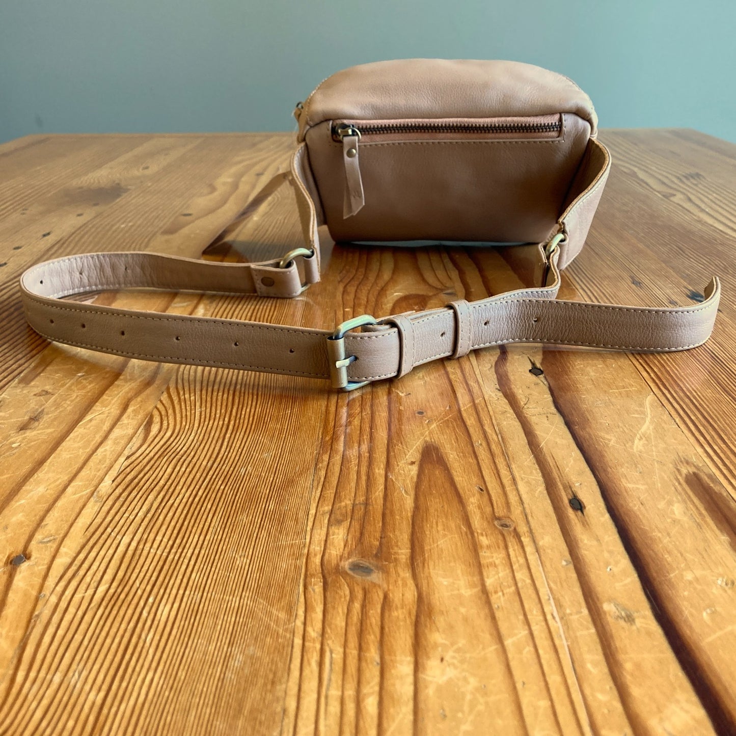 Mandrn $169 Sand Tan Leather Remy Fanny Pack Crossbody Hip Purse 0121LC