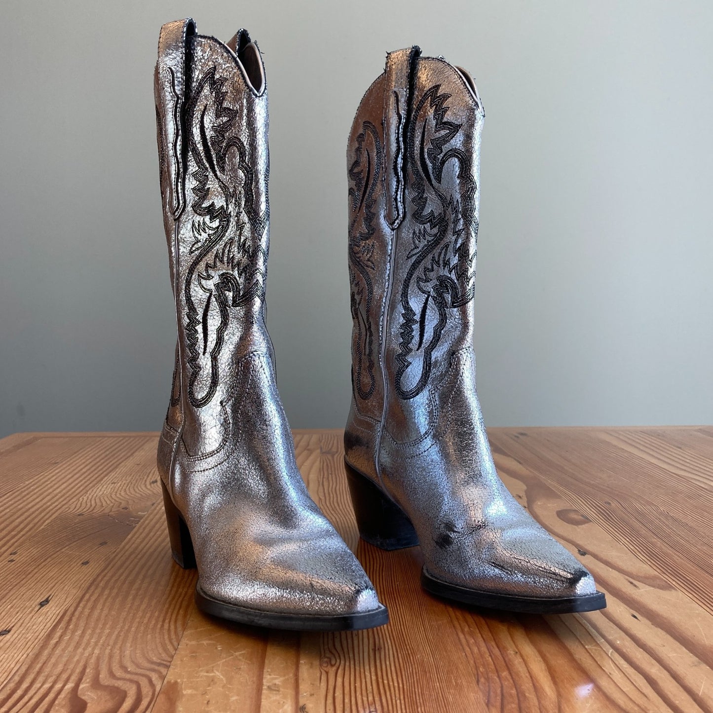 7.5 - Jeffrey Campbell Silver Leather Embroidered Western Dagget Boots 0720QC