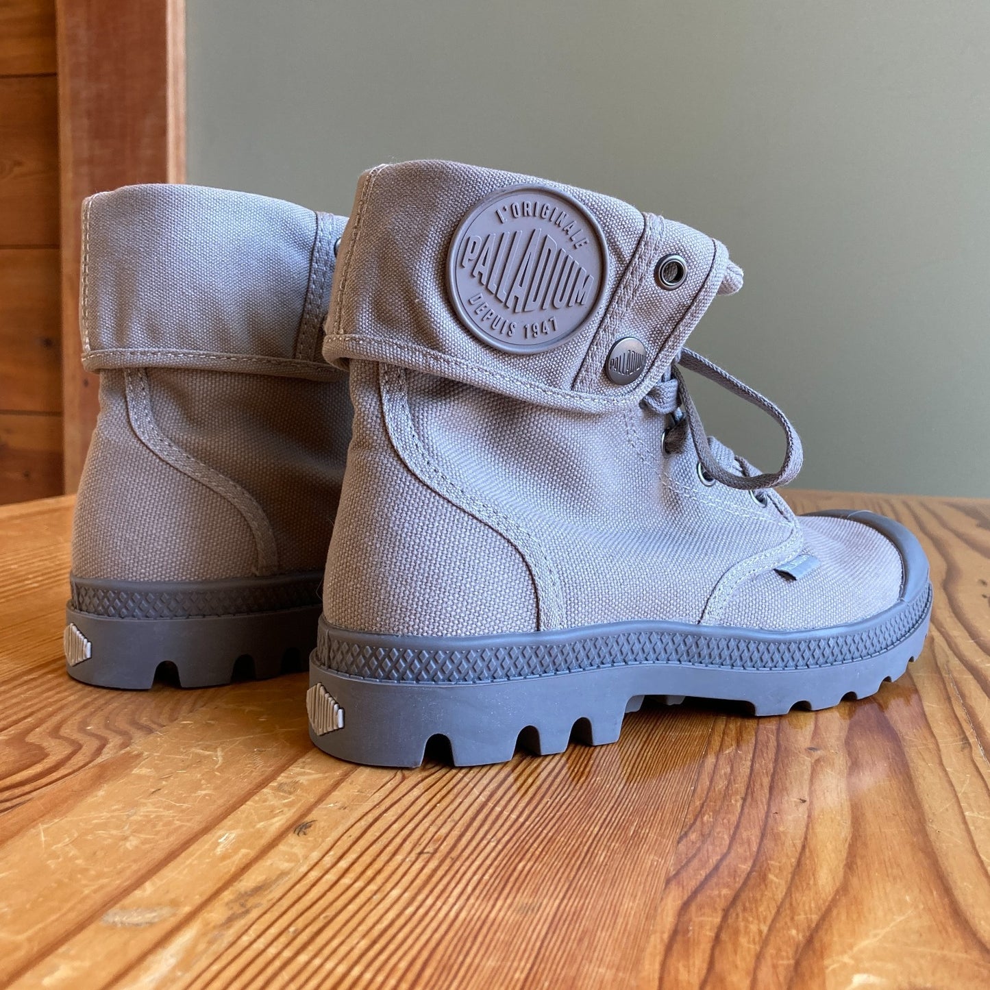 7 - Palladium Gray Fold Over Canvas Womens Boots NEW w/ Box 0817LS