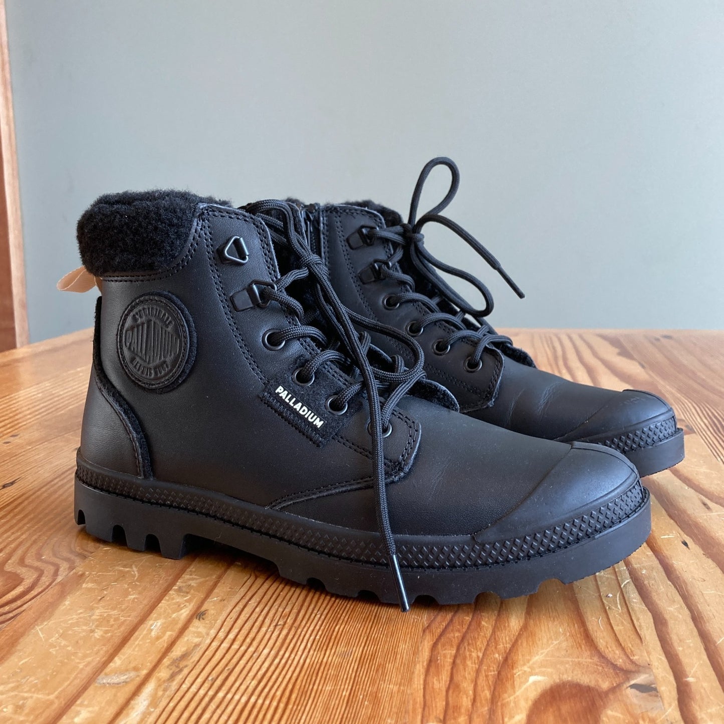 7 - Palladium Black Pampa Hi Snow Warm Leather Lined Boots w/ Box 0817LS