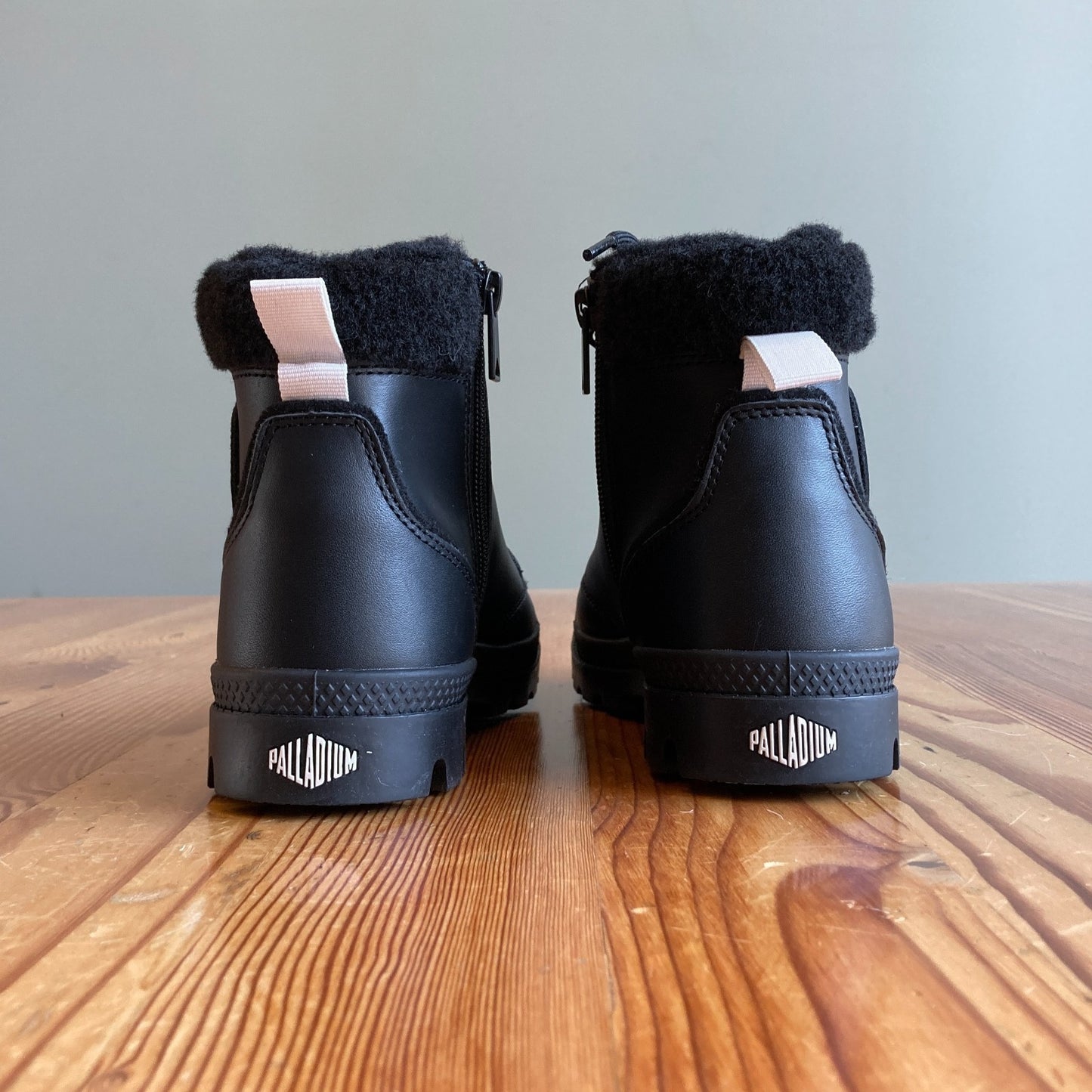 7 - Palladium Black Pampa Hi Snow Warm Leather Lined Boots w/ Box 0817LS