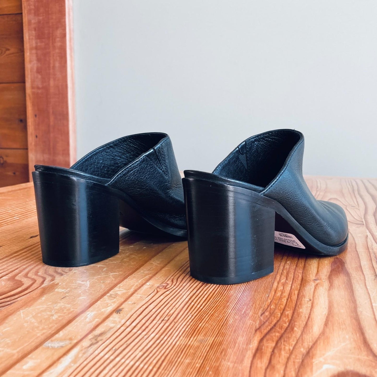 6 - Frye Black Leather Flynn Pointed Toe Stacked Heel Mules Shoes w/ Box 0103SA